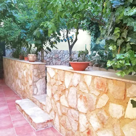 Gasthuis Giardino Di Persefone 2*